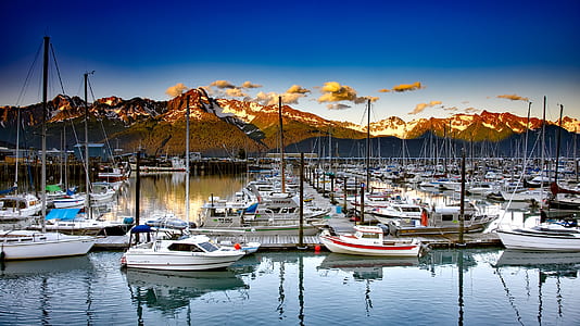 white and red boats thumbnail