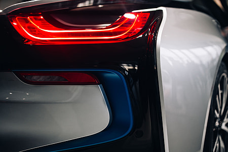 Silver BMW i8 thumbnail
