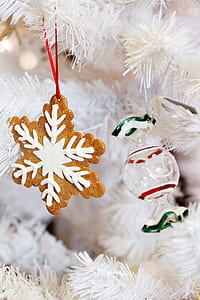 white christmas tree decor thumbnail