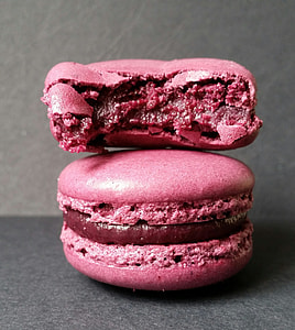 pink macaroons thumbnail