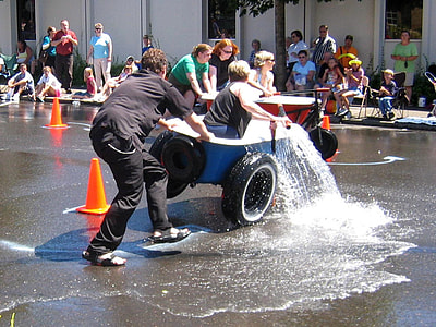 Camas Days bathtub races in Camas, Washington thumbnail