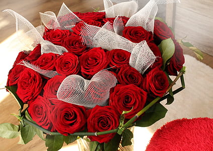 red rose flower bouquet thumbnail