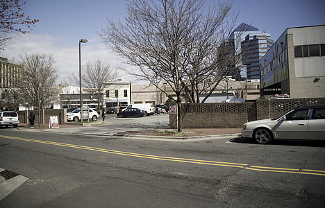 Street View with Cars and road in Durham, North Carolina thumbnail
