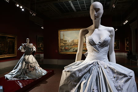 gray and white sweetheart dress thumbnail