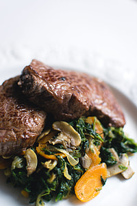 Excellent beef steak with vegetables thumbnail