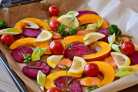 slice lemon, papaya, and meats with broccoli thumbnail