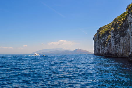 Islet With Background of Mountain thumbnail