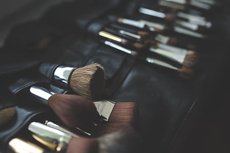 black handled makeup brush set thumbnail