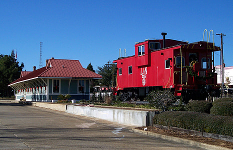 Train Caboose in Defuniak Springs, Florida thumbnail
