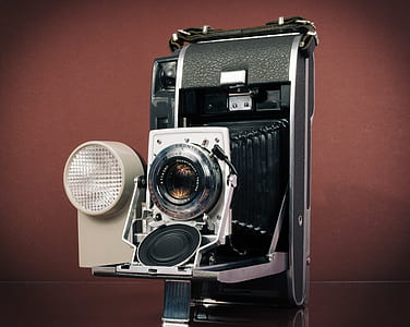 close-up photo of black folding camera thumbnail