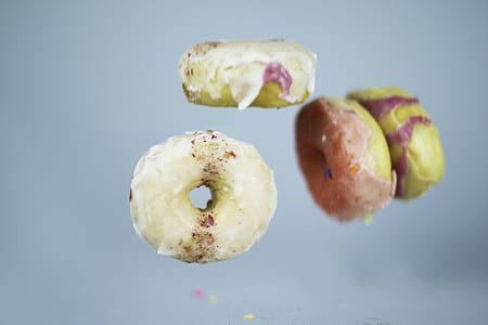four creamed doughnuts thumbnail