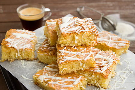 closeup photo of baked pastry thumbnail