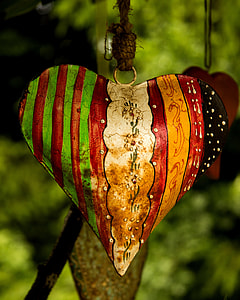 selective focus photography of heart-shape pendant thumbnail