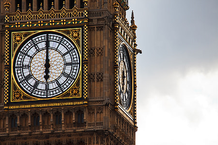 Big Ben showing arrow at 6:00 thumbnail