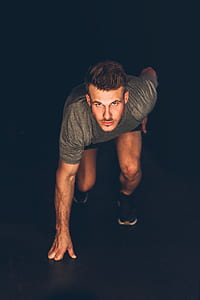 man in running position thumbnail