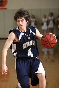 boy playing basketball thumbnail