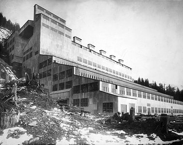 Gastineau Gold Crushing Mill, Juneau, Alaska, 1916 thumbnail