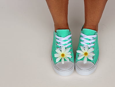 person wears green low-top shoes thumbnail