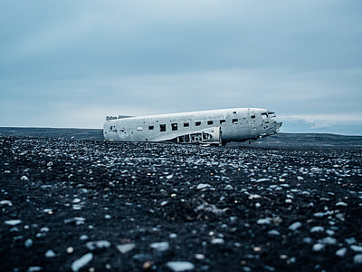 photo of a wreck passenger plane thumbnail