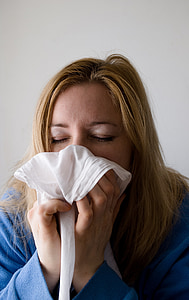 woman sneezing thumbnail