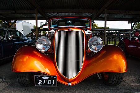 vintage car with plate number 389 UXH thumbnail