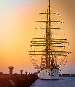 White Gallon Ship thumbnail