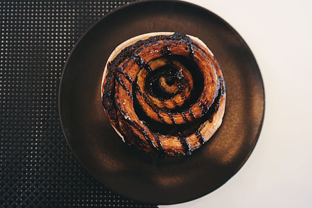 Sweet cinnamon bun thumbnail