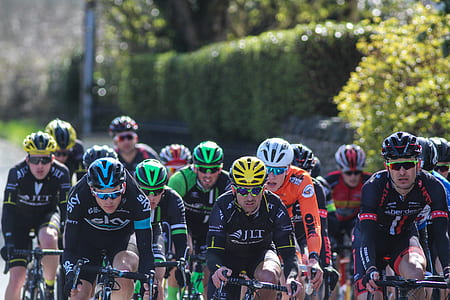 photo of group of cyclist thumbnail