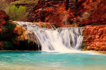 landscape photo of waterfalls thumbnail