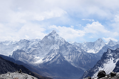 mountain covered with snows thumbnail