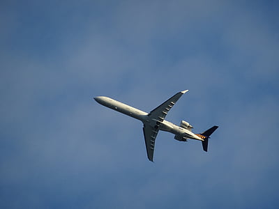 airplane from above thumbnail