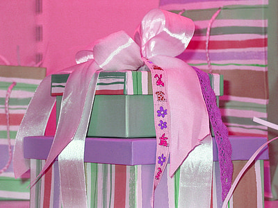 assorted-color gift box lot thumbnail