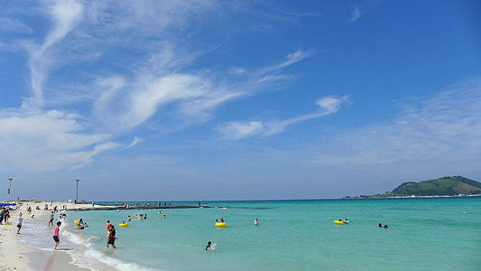 people on body of water thumbnail