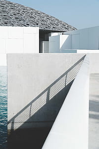 white concrete wall thumbnail