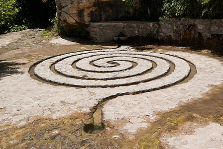 labyrinth landscape thumbnail