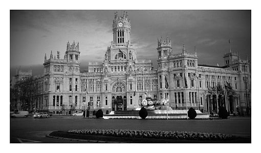 grayscale photo castle thumbnail