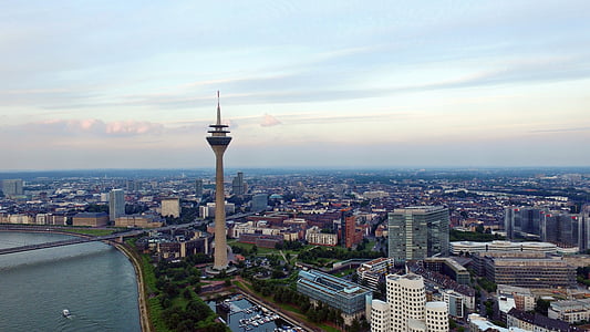 CN Tower thumbnail