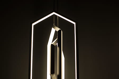 turned-on diamond tablelamp thumbnail