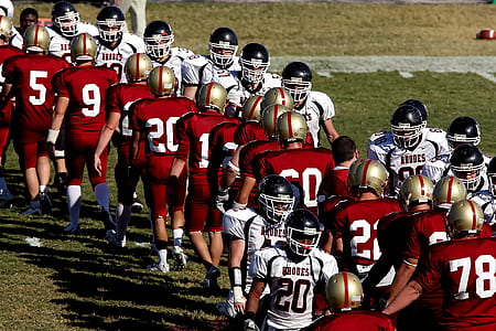 football players shaking hands thumbnail