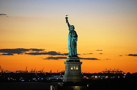 Statue of Liberty thumbnail