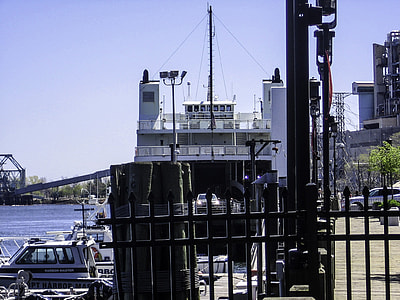 Bridgeport Port Jefersion Ferry unloading, Connecticut thumbnail
