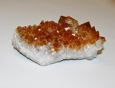 brown and white geode thumbnail