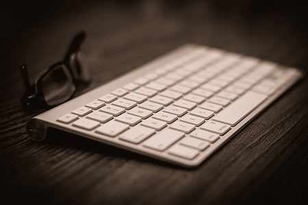 Apple Wireless Keyboard on table thumbnail