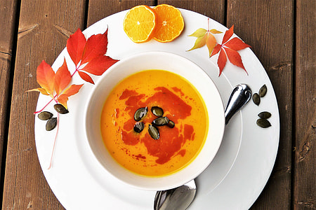 Overhead shot of Autumn pumpkin soup thumbnail
