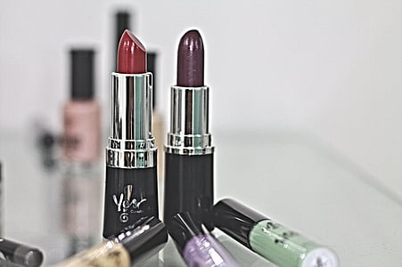 Younique lipsticks thumbnail