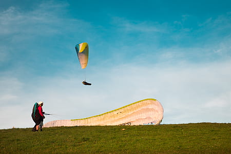 person with parachutes thumbnail