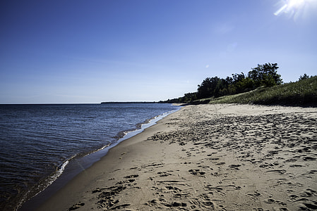 Shoreline and landscape of Lake Superior, Michigan thumbnail