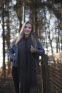 Women's Black Scarf thumbnail