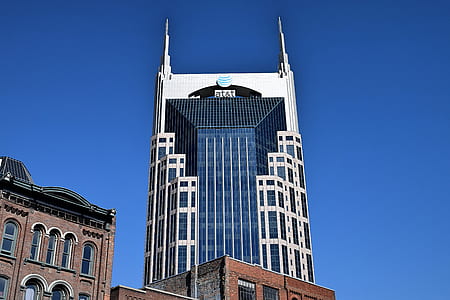 Low Angle View of Clock Tower Against Sky thumbnail