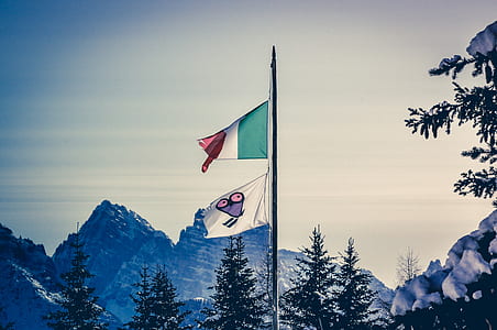 green, white, and red flag thumbnail
